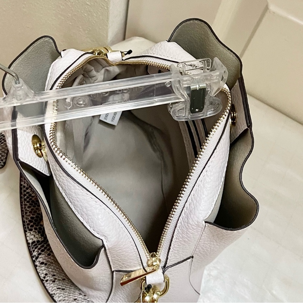 BNWT Sondra Roberts Squared vegan leather bag - Picture 10 of 16